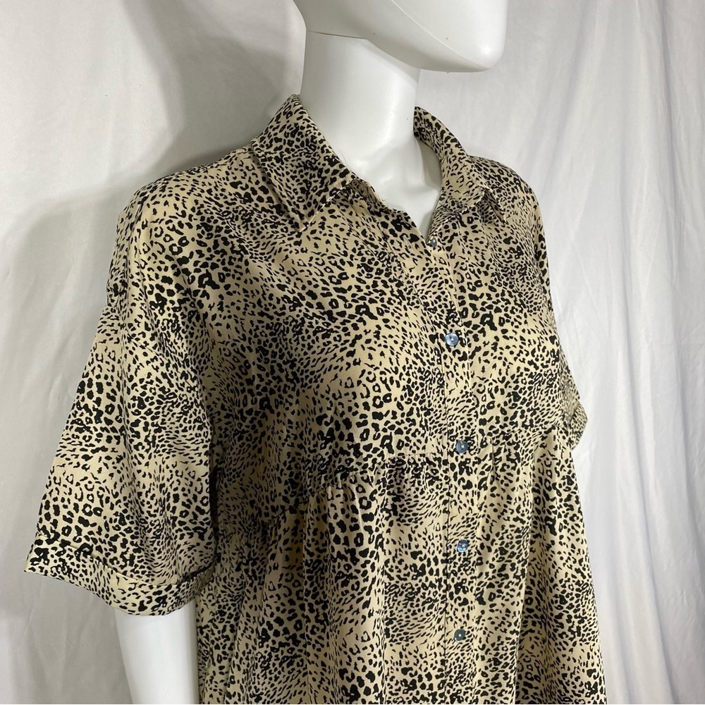 Entro Leopard Print Ruffle Back Button Down Oversized Babydoll Top - Picture 2 of 7